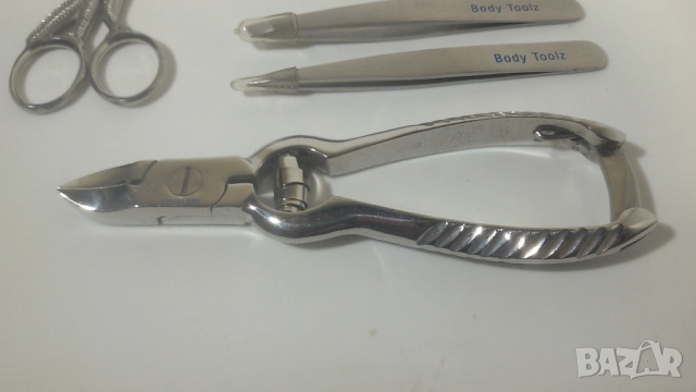 Body Toolz комплект ножички, пинсети и т.н., снимка 4 - Други - 51832639