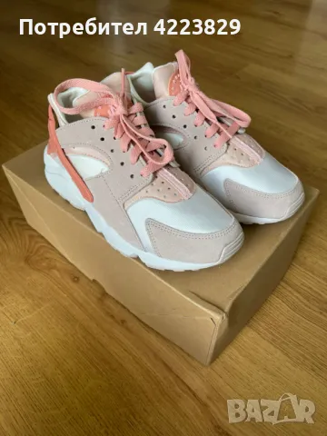 Нови маратонки Nike Air Huarache, 38 номер, снимка 1 - Маратонки - 47130143