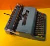 Пишеща Машина Чисто нова Olivetti Lettera 32 Клавиатура Кирилица Топ Състояние , снимка 8