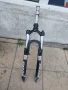 26 цола вилка за велосипед колело rock shox pilot няма теч държи въздуха , снимка 1