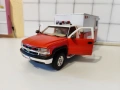 Chevrolet Suburban преработен във линейка 1/18, снимка 5