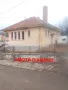 Двуетажна къща в село Средно градище общ. Чирпан, снимка 1