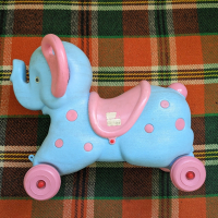 Слон (колело-играчка), снимка 1 - Други - 44943573
