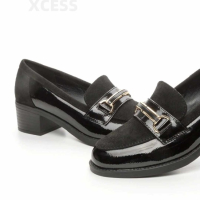 Дамски обувки с малък ток лачени с велур комбинация с естествен хастар, снимка 4 - Маратонки - 45071091