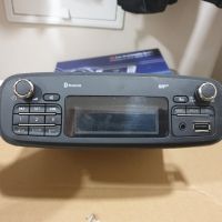 радио MP3 Renault , снимка 1 - Радиокасетофони, транзистори - 45088530