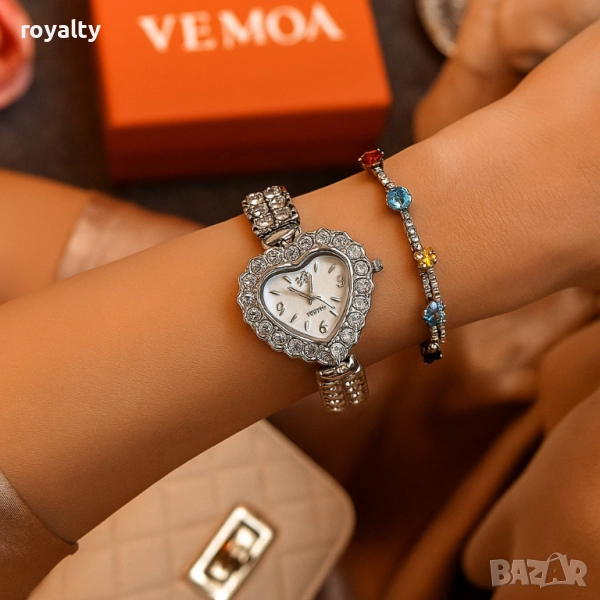 Сърцевиден дамски часовник с гривна и кристали – стил и практичност в кутия, снимка 1