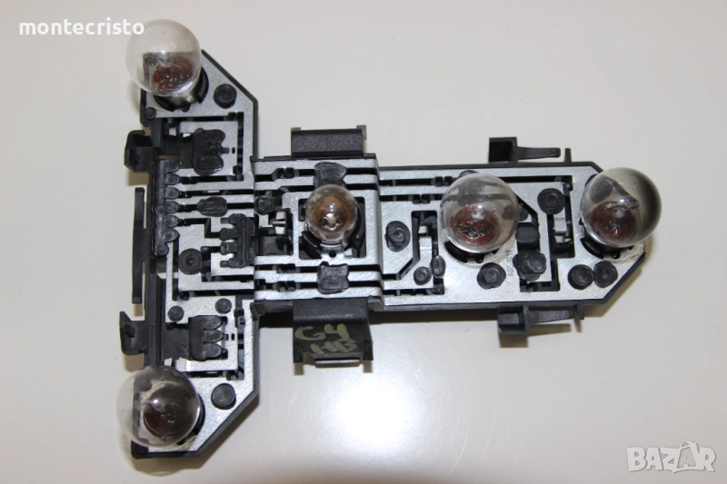 Лява платка стоп VW Golf 4 хечбек (1998-2004г.) ляв ламподържач Golf IV 1J6945257 / 1J6 945 257, снимка 1