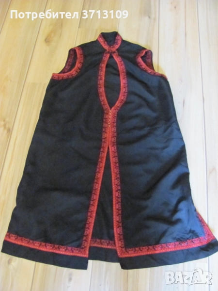 Женска дреха Носия, ръчно бродирана, снимка 1