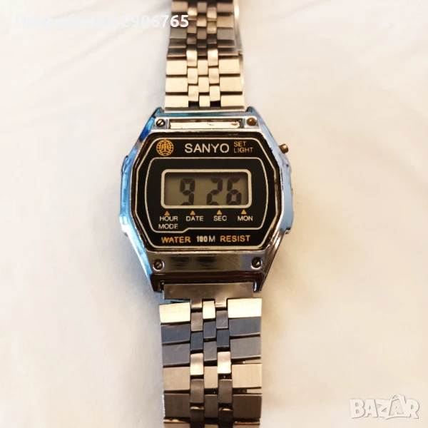 Часовник електронен марков SANYO работещ, снимка 1