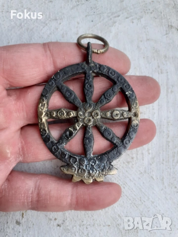 Стар бронзов медальон, снимка 4 - Антикварни и старинни предмети - 53388657