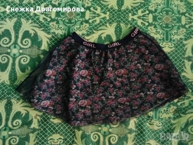 Пола с рози