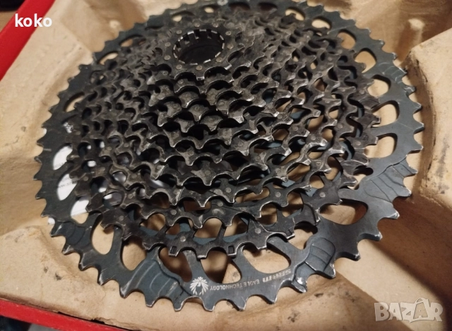 Касета задно движение Sram XG 1275, снимка 2 - Части за велосипеди - 52311335