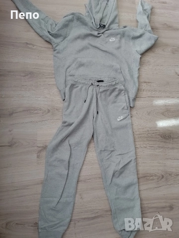 Дамски екип Nike, снимка 4 - Спортни екипи - 52910495