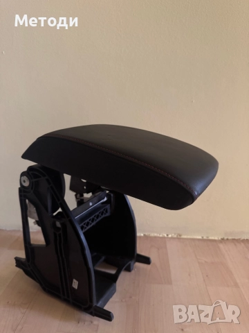 Подлакътник Skoda Octavia , снимка 2 - Части - 52264374