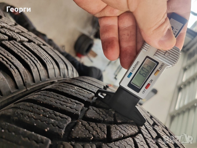 2бр.зимни гуми 215/55/17 Bridgestone, снимка 2 - Гуми и джанти - 53912316