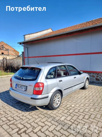 Mazda 323F Газ бензин, снимка 4 - Автомобили и джипове - 53581677