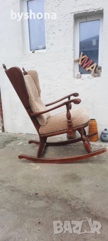 Луксозен люлеещ стол