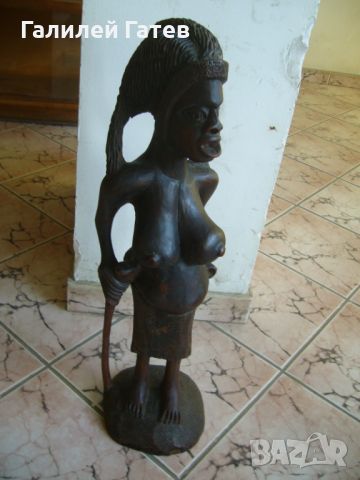 Голо Женско  Тяло - Дървена Статуя
