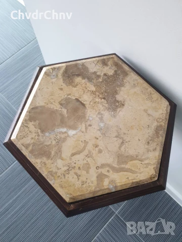 73см стара френска барокова дървена масичка/шестоъгълна маса/мраморен плот/дърво с бронзов обков, снимка 3 - Антикварни и старинни предмети - 46474934