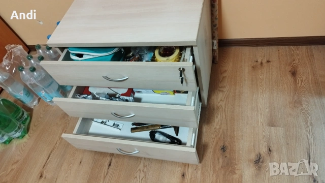 Офис шкаф - шкафче с 3 чекмеджета и ключалка 68/50/55см, снимка 9 - Шкафове и рафтове - 54043785