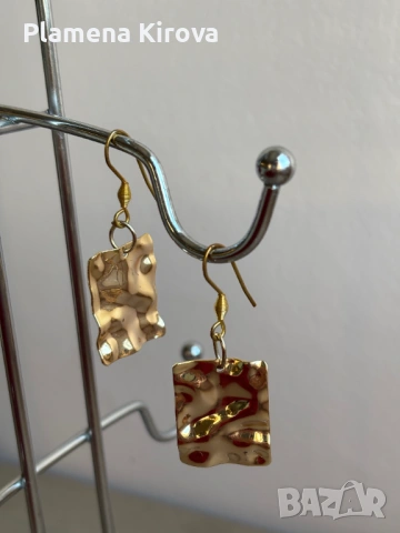 Обеци с релефен дизайн | Позлатено покритие, снимка 4 - Обеци - 54223541