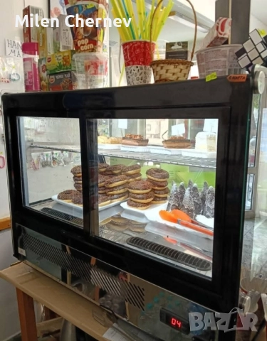 Продавам хладилна витрина 