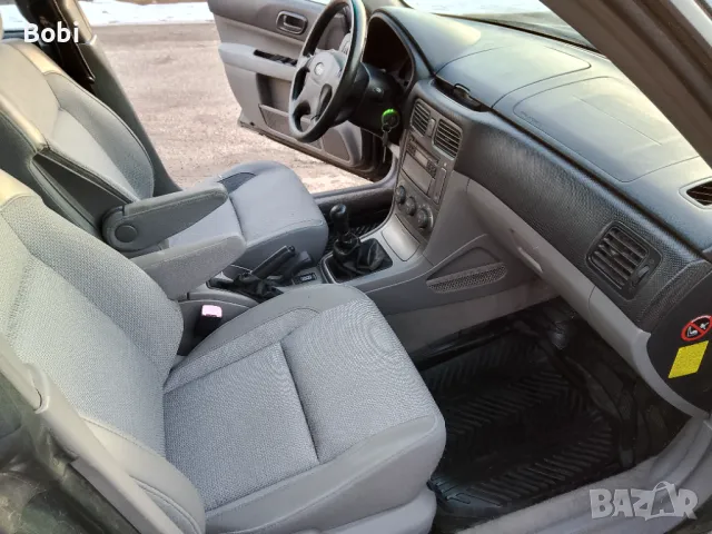 Subaru Forester 2.0i Газ/бензин, снимка 12 - Автомобили и джипове - 48444955