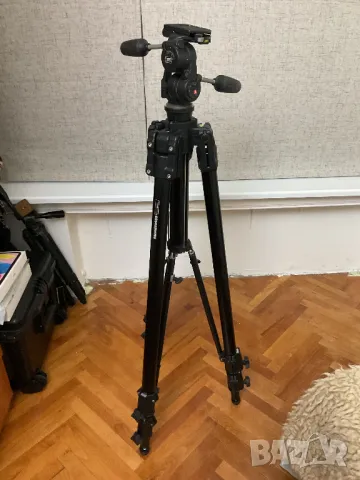 Продава се: Manfrotto 161MK2B Super Professional Tripod Mk2 + Manfrotto 808RC4 3-Way Панорамна глава, снимка 4 - Чанти, стативи, аксесоари - 48978299