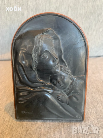  Мадона с Младенеца на дървен гръб с поставка,