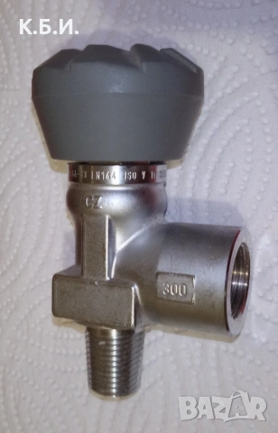 Купувам 5 бр кранчета НОВИ за водолазни - кислородни - пцп бутилки на - 300 бара - работно налягане 