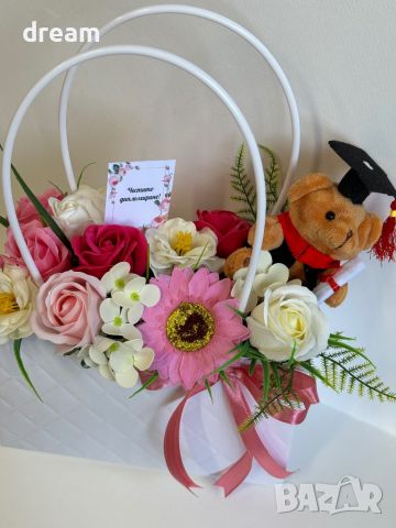 Кокетни чантички с ароматни сапунени рози + мече “Абитуриент”, снимка 2 - Подаръци за жени - 45626468