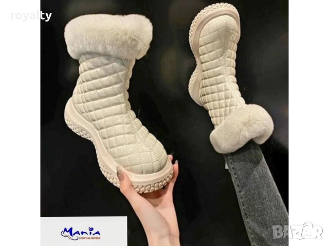 Дамски лачени боти с цип отзад в бежово