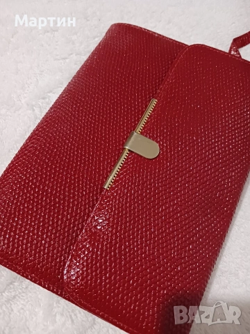 Лачена чантичка, снимка 6 - Чанти - 53660706