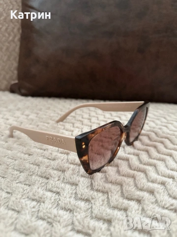 Слънчеви очила PRADA, снимка 2 - Слънчеви и диоптрични очила - 53708392