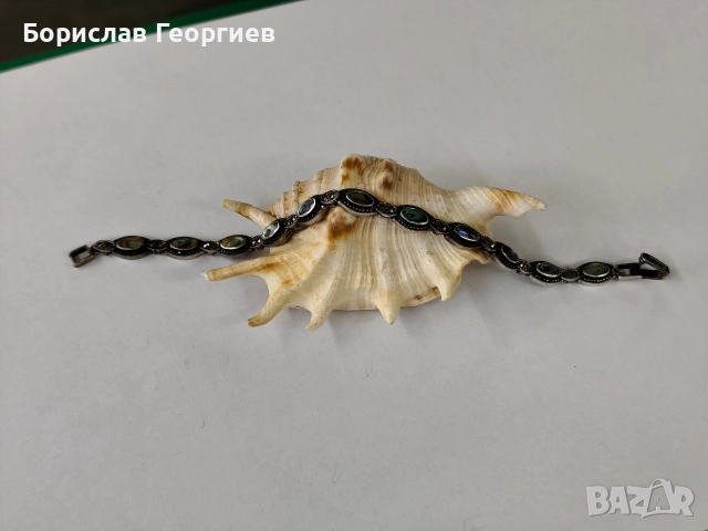 Сребърна гривна с кралски седеф