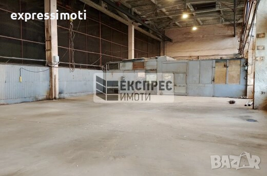 Склад с кран, в района на ЗПЗ