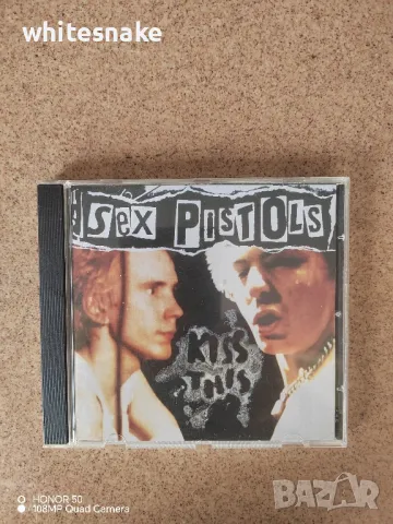 Sex Pistols,"Kiss This" '92 + poster,Virgin Records , снимка 2 - CD дискове - 47168377