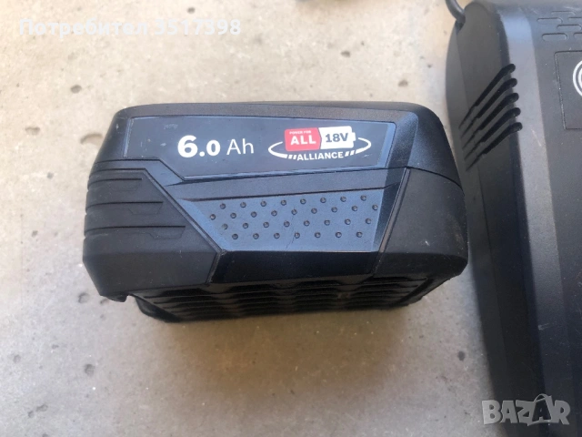 Батерия и зарядно Bosch , снимка 2 - Други инструменти - 53917265