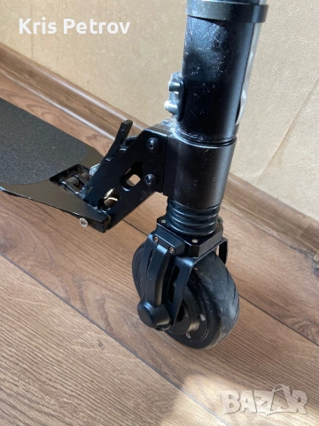 Електрическа Тротинетка E-Scooter, снимка 8 - Скейтборд, ховърборд, уейвборд - 54101974