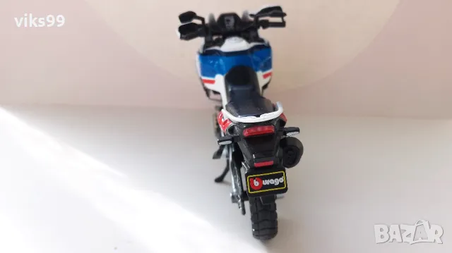 Мотор HONDA Afrika Twin Adventure Bburago 1:18, снимка 2 - Колекции - 49271446