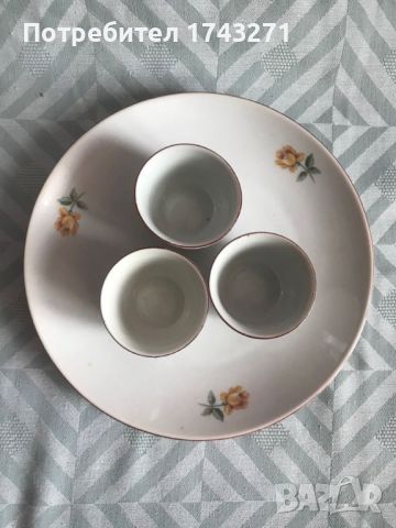 Порцеланови чашки с чинийка с мотив жълта роза., снимка 2 - Чаши - 45240149