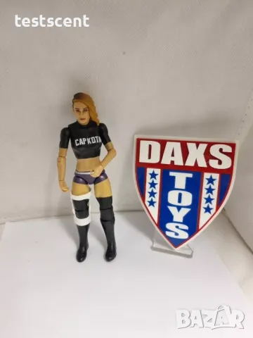 Екшън фигура WWE Dakota Kai дакота кай damage ctrl figure играчка Mattel, снимка 2 - Фигурки - 48929503