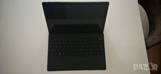 Продавам 2&1 Microsoft Surface Pro6 I7 8650U up 4.2/16Gb/512Gb/Нова Батерия