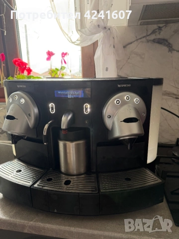 Продавам професионална кафемашина Nespresso Gemini 220