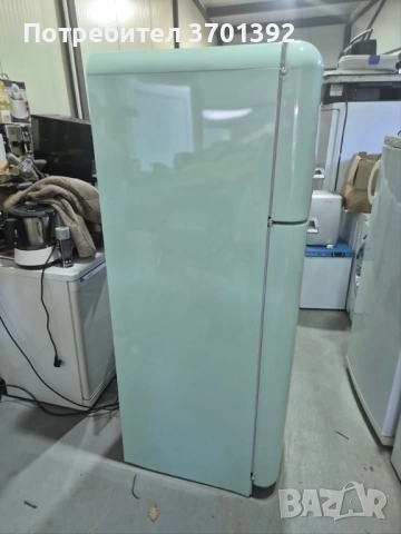 Хладилник Smeg, снимка 4 - Хладилници - 52327414