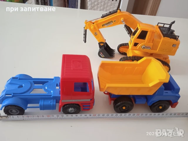 2 бр. камиони, големи, с дефекти, снимка 2 - Коли, камиони, мотори, писти - 50928320