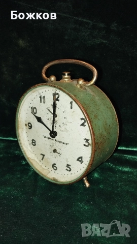 Стар часовник механичен, снимка 3 - Антикварни и старинни предмети - 52638575
