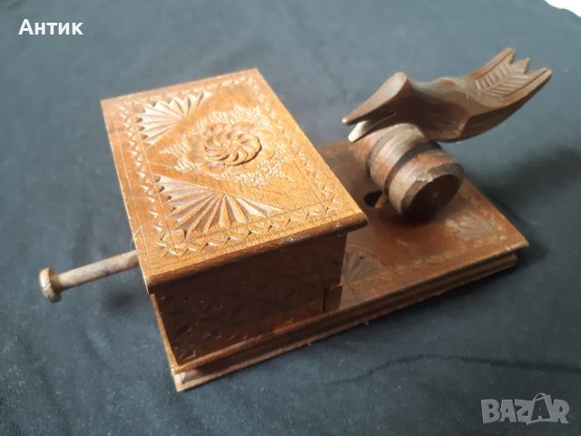 Стара Дървена Кутия за Цигари Дърворезба и Птица, снимка 1 - Антикварни и старинни предмети - 46457188