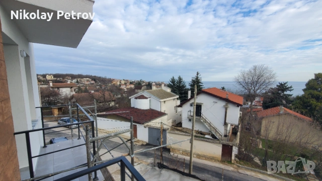 Тристаен апартамент с морска панорама (необзаведен, от собственик)