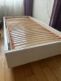Детско единично легло в много добро състояние .Леглото е с повдигащ механизъм и място за съхранение., снимка 1